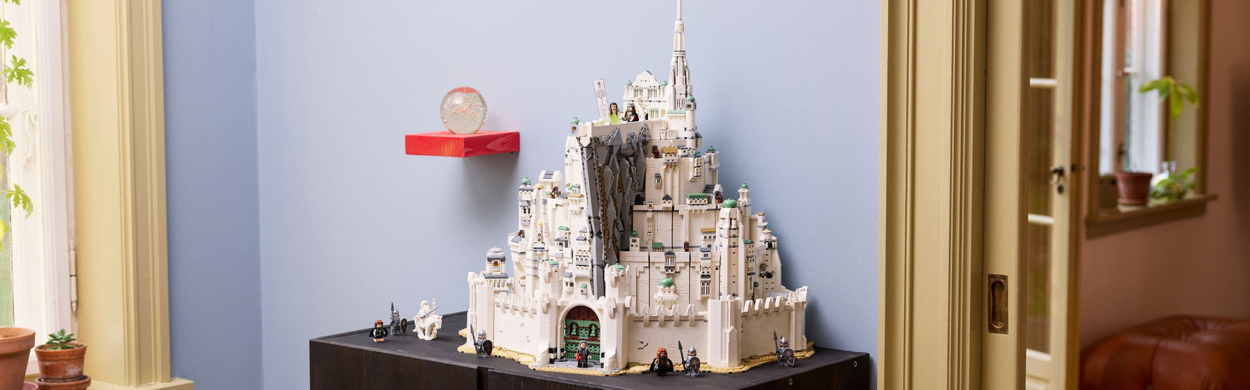LEGO® Icons The Lord of the Rings: Minas Tirith™ (11377): 8,278-Piece Set Revealed for 25th Anniversary