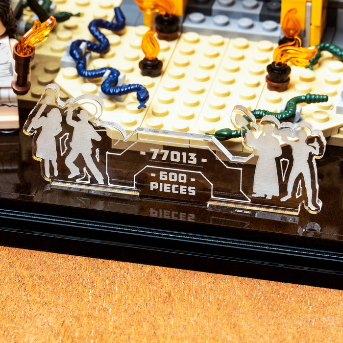 Display case for LEGO® Indiana Jones™ Escape from the Lost Tomb (77013)
