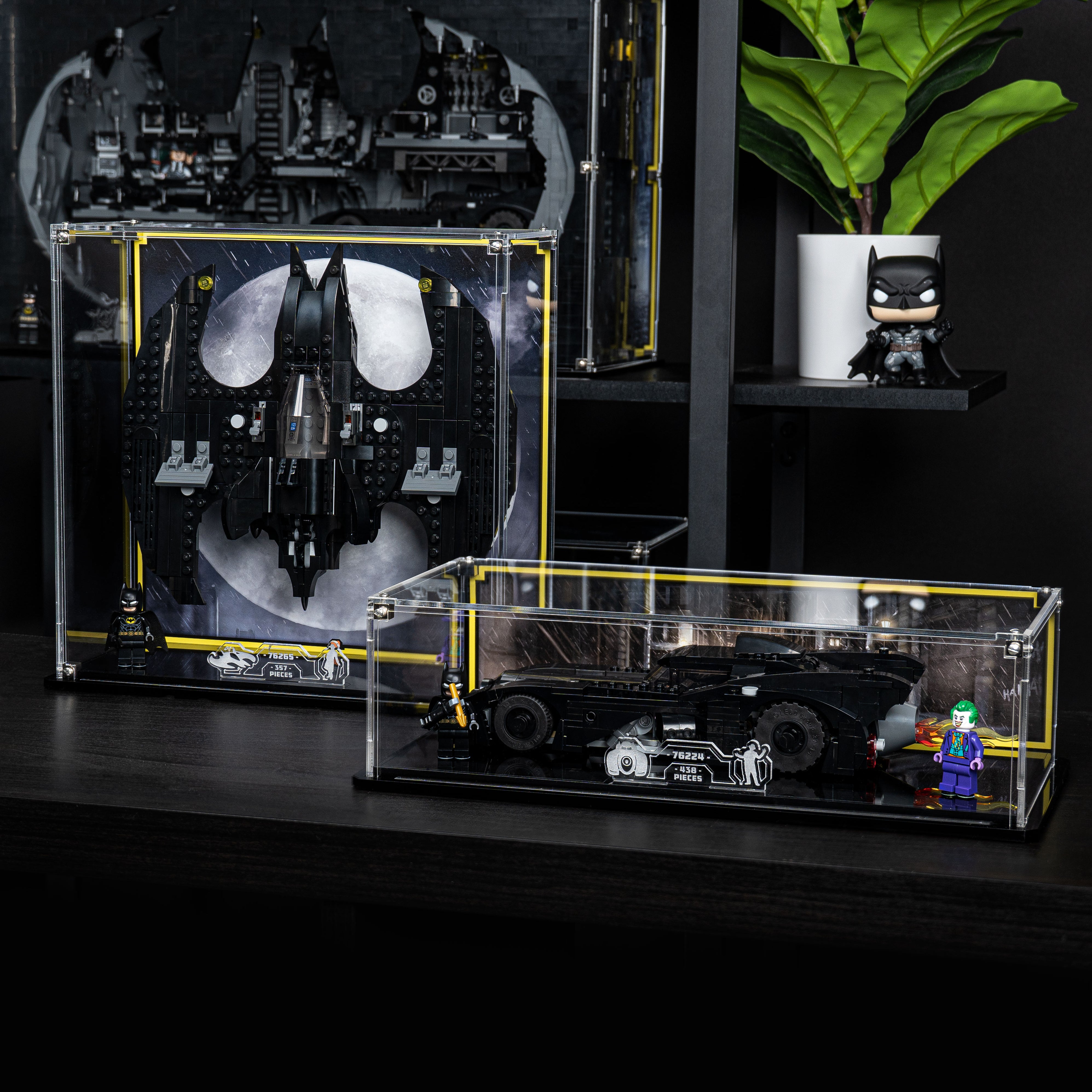 Display stand for LEGO® Batman: Batwing: Batman™ vs. The Joker™ (76265 ...