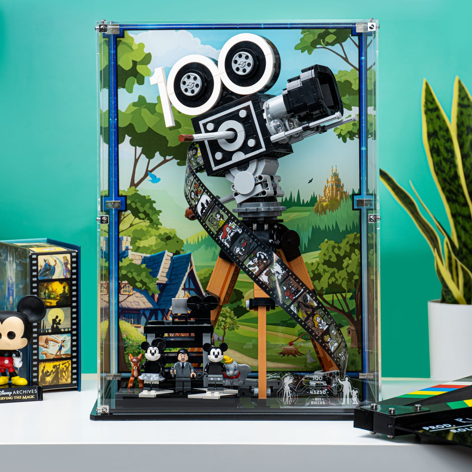 Clear display case for LEGO® Walt Disney Tribute Camera (43230