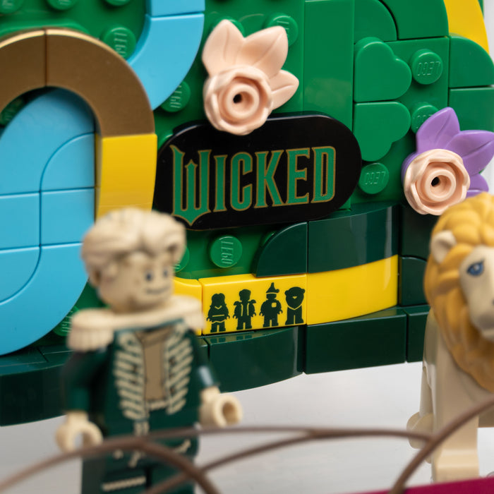 Wall Mounted Display Case for LEGO® Wicked: Emerald City Wall Art (75685)