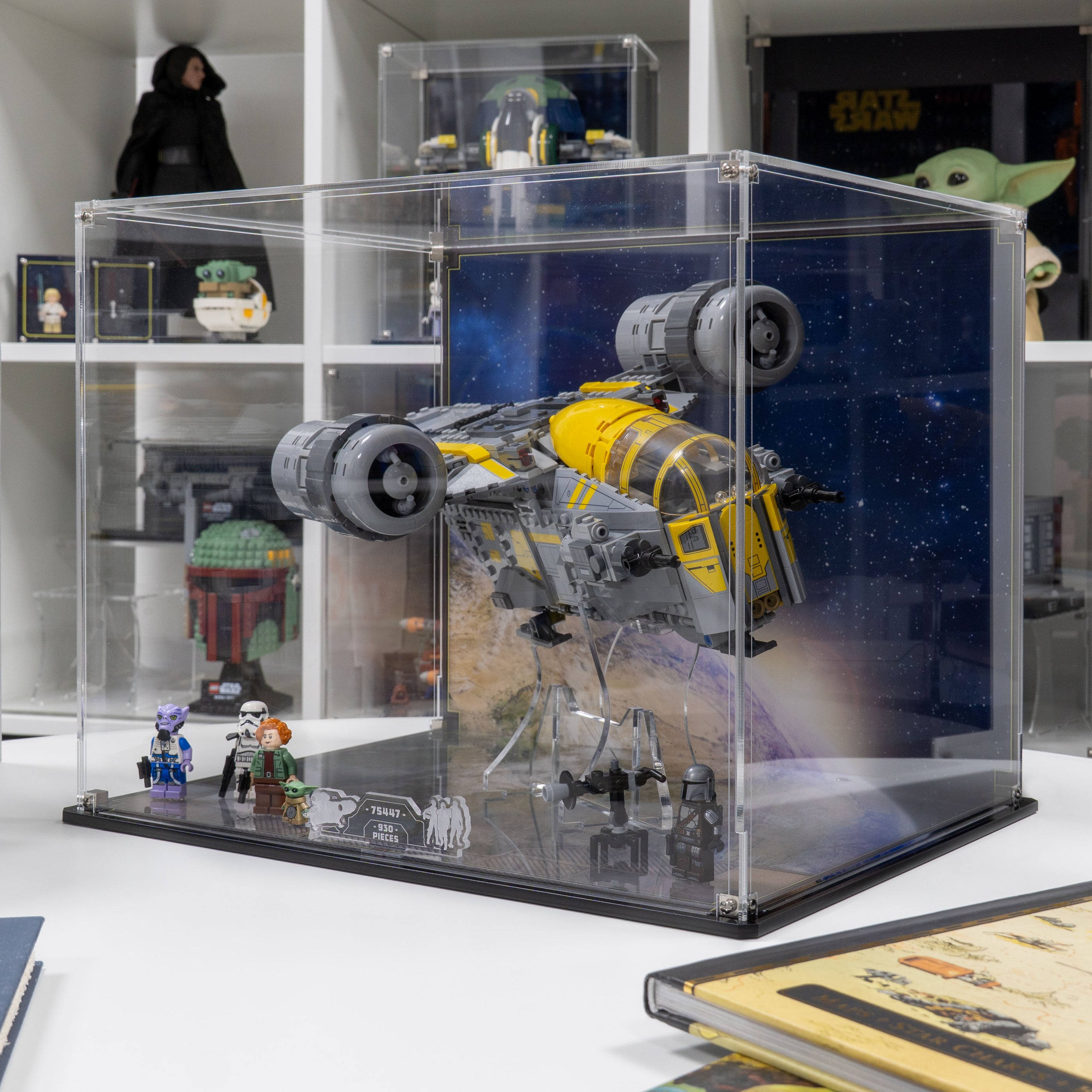 Display Case for LEGO® Star Wars™ The Razor Crest™ (75447) — Wicked Brick