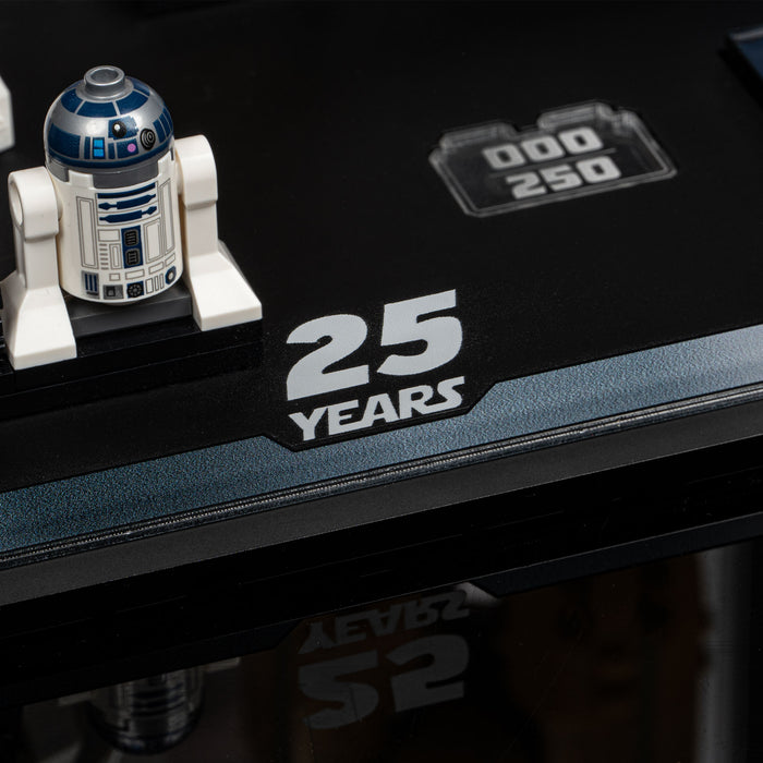 Limited Edition Display Case for LEGO® Star Wars™ C-3PO and R2-D2