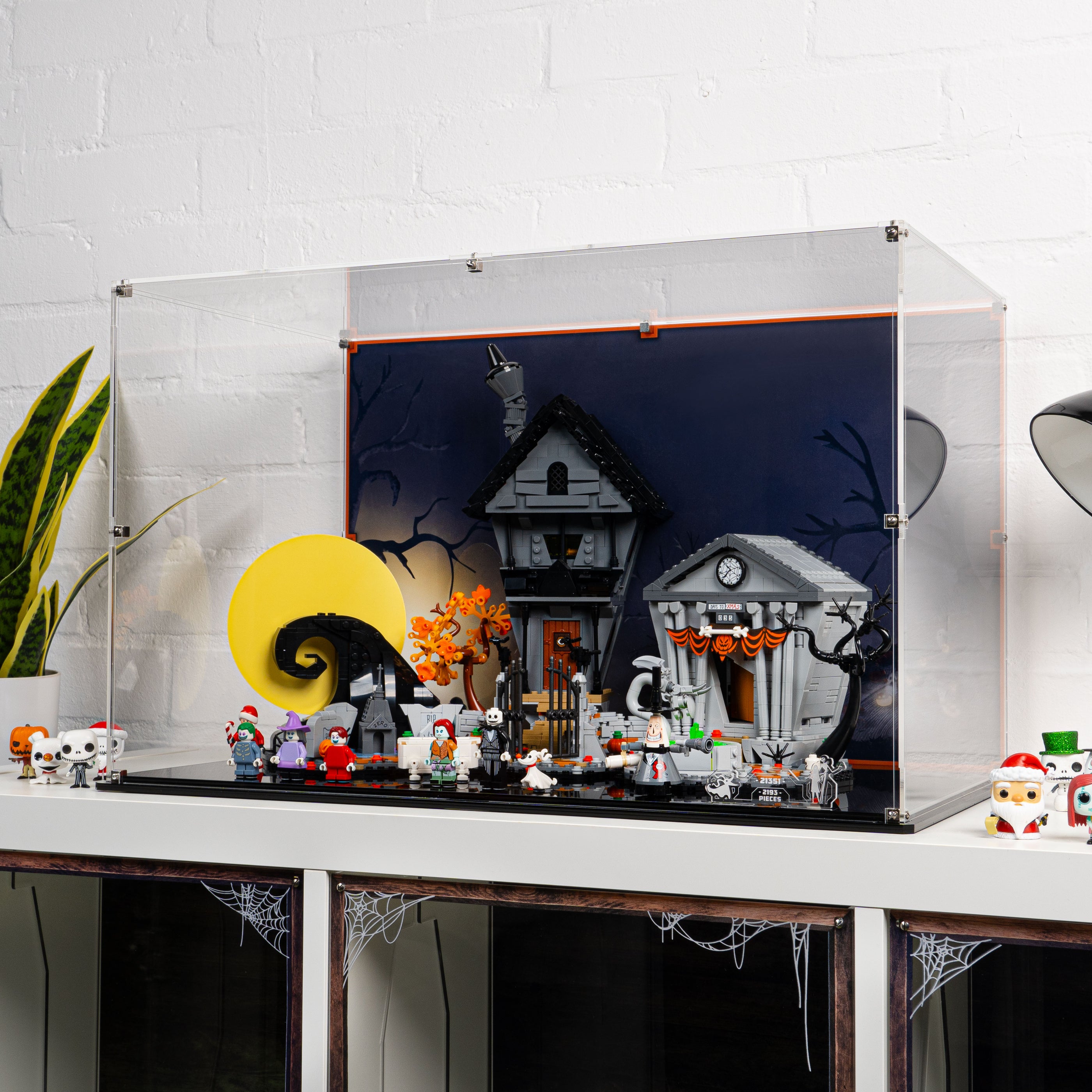 Display Case for LEGO® Ideas The Nightmare Before Christmas (21351