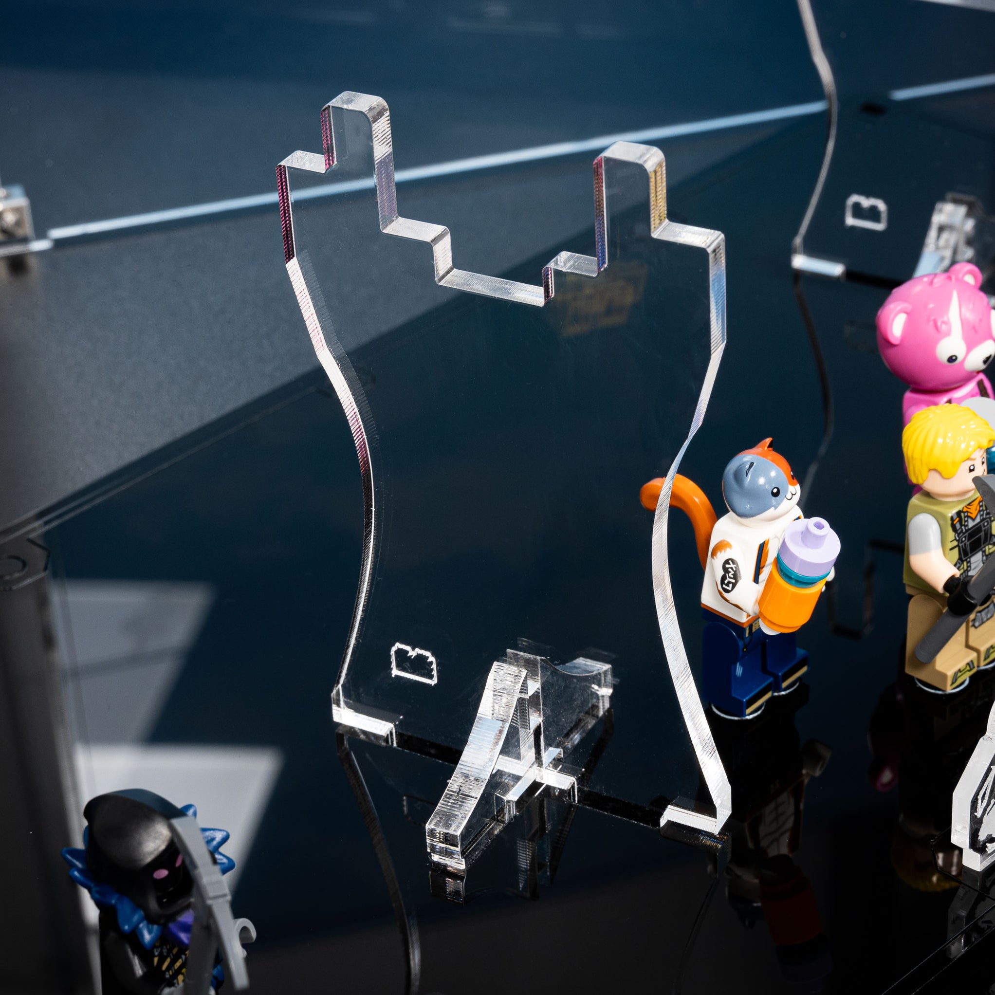 Display Case for LEGO® Fortnite™ Battle Bus (77073) — Wicked Brick