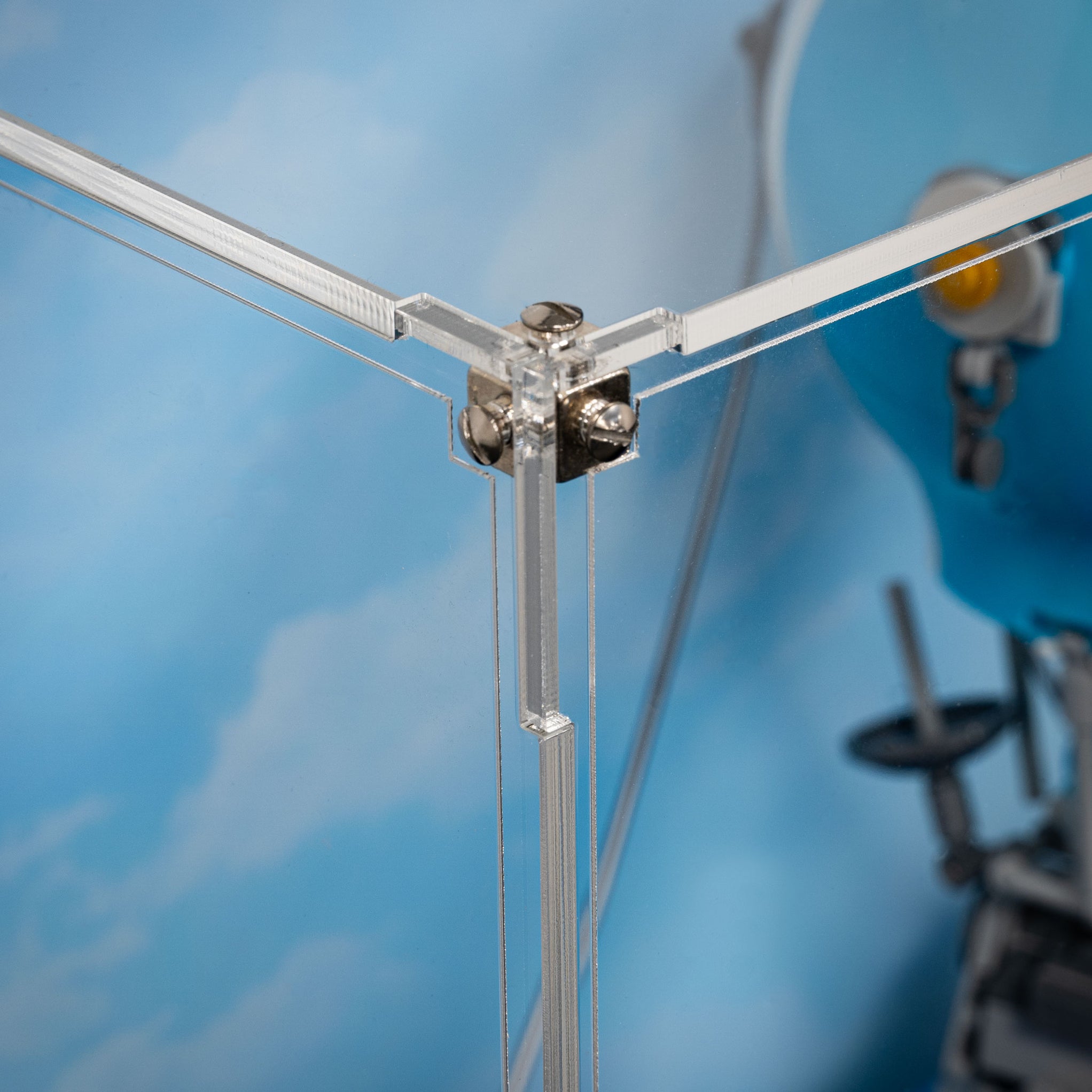 Display Case for LEGO® Fortnite™ Battle Bus (77073) — Wicked Brick