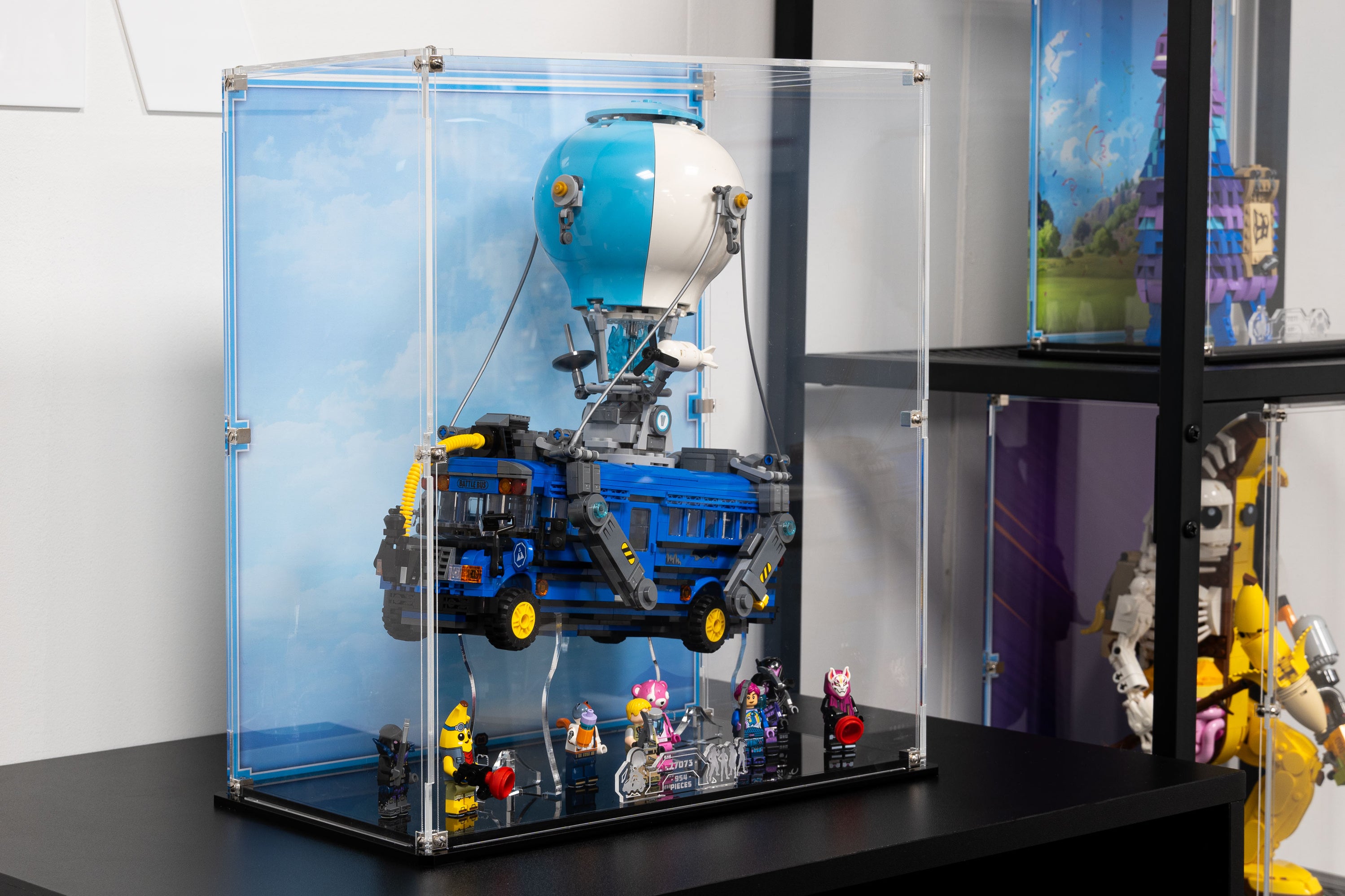Display Case for LEGO Fortnite Battle Bus 77073 — Wicked Brick