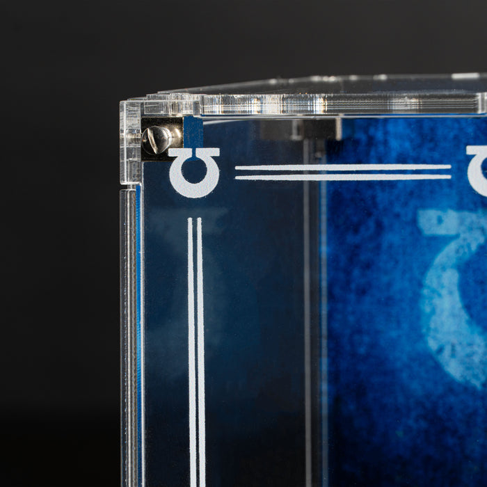 Display Case for Warhammer® 40,000 Captain Titus