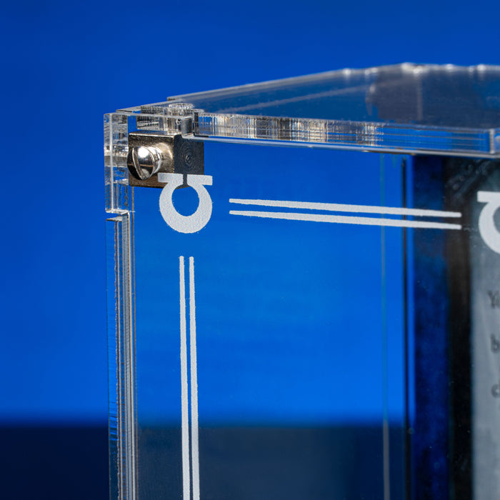 Limited Edition Display Case for Warhammer® 40,000 Lieutenant Titus