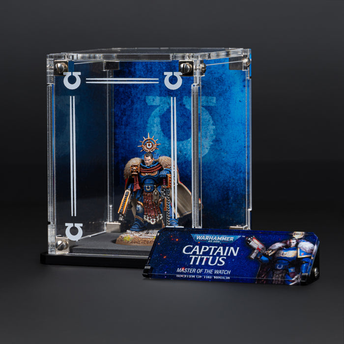 Display Case for Warhammer® 40,000 Captain Titus