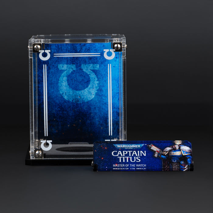 Display Case for Warhammer® 40,000 Captain Titus