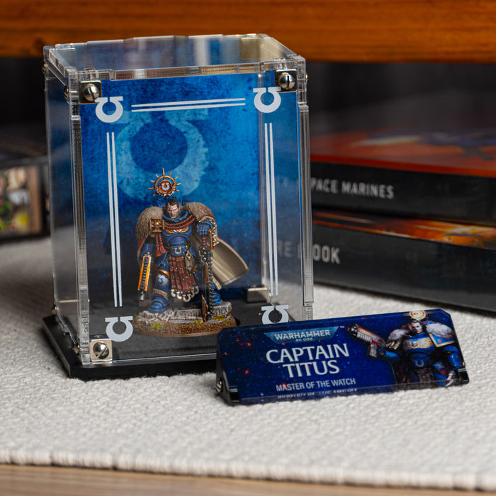 Display Case for Warhammer® 40,000 Captain Titus